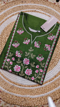 Dark green small pink butterfly (Size 2XL)